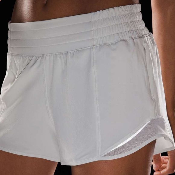 Lululemon hotty hot shorts high rise in bone - Picture 6 of 7